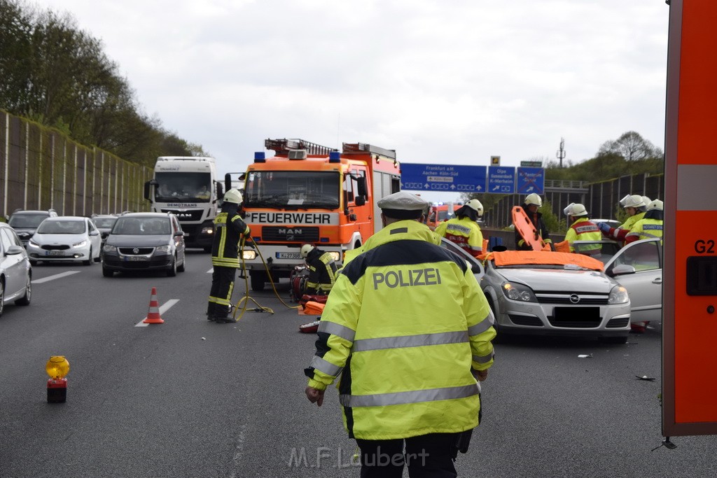 VU Auffahrunfall A 3 Rich Oberhausen kurz vor AS Koeln Dellbrueck P016.JPG - Miklos Laubert